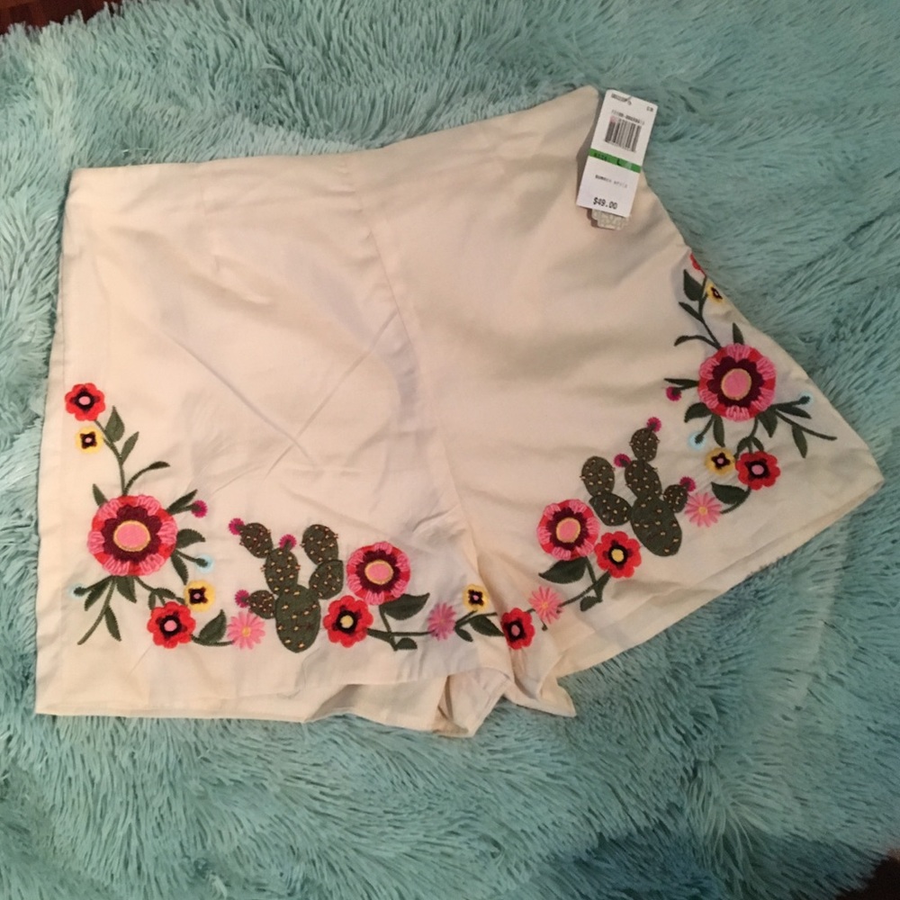 GB High waisted shorts